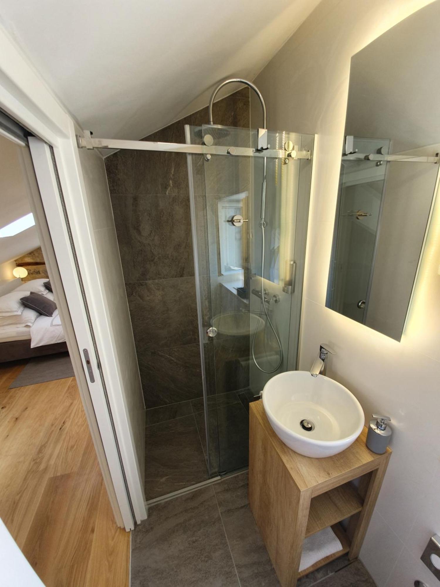 The Suites At Central Split Phòng bức ảnh